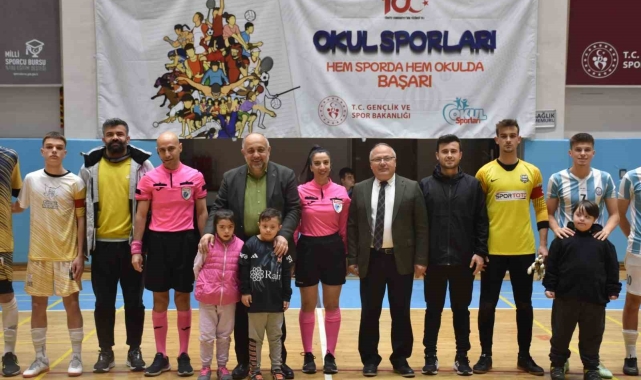 Afyonkarahisar'da futsal grup müsabakaları başladı