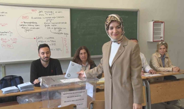 Aile ve Sosyal Hizmetler Bakanı Göktaş, Ankara'da oyunu kullandı