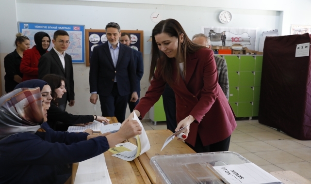 AK Parti Genel Başkan Yardımcısı Karaaslan, Samsun'da oyunu kullandı