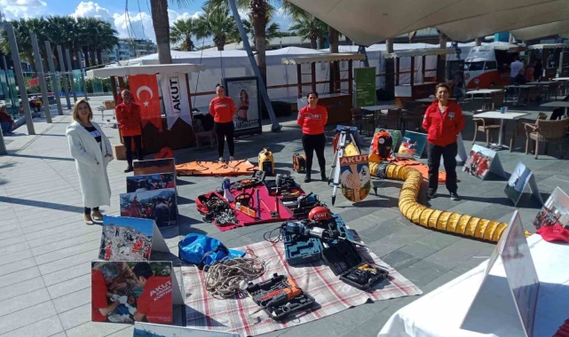 AKUT Kuşadası ekibi fotoğraf sergisi açtı