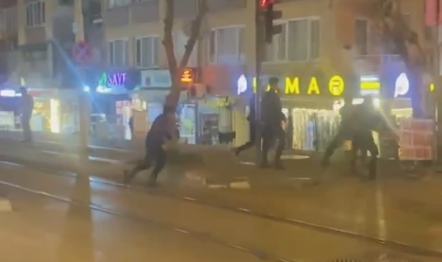 Alacak verecek meselesi sokağa taştı...Cadde boks ringine döndü