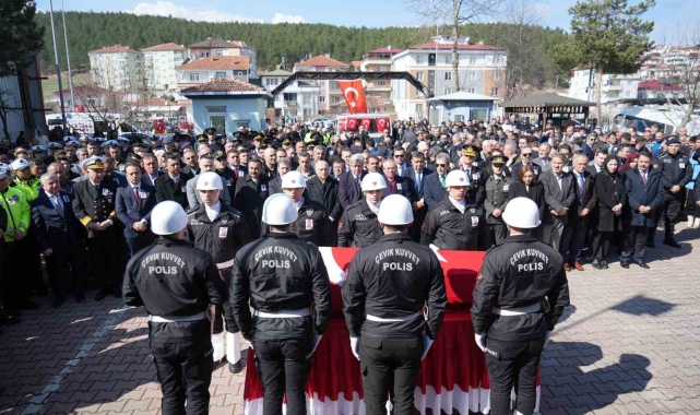 Alkollü sürücünün çarparak şehit ettiği polis memuru için tören