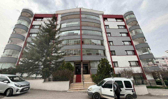 Ankara&#039;da cinnet geçiren koca, karısını öldürüp çocuğunu ağır yaraladı