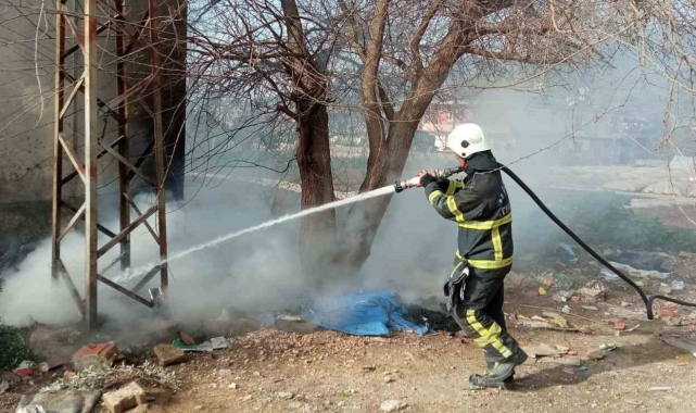 Antakya'da çöplük alanda yangın