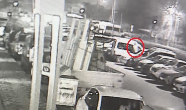 Aracın camını patlatarak 50 bin TL'lik malzeme çaldı, kısa sürede yakalandı