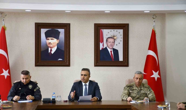 Ardahan Valisi Çiçek, 2023 ile 2024'ün ilk 2 ayındaki asayiş verilerini paylaştı