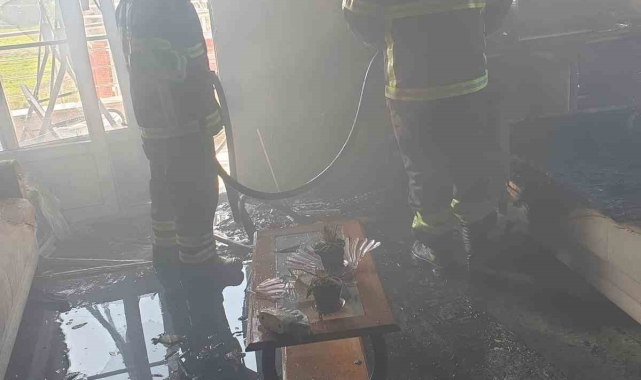 Arsuz'da meydana gelen ev yangınına itfaiye ekipleri müdahale etti