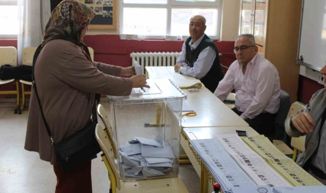 Aydın'da oy kullanma işlemi başladı