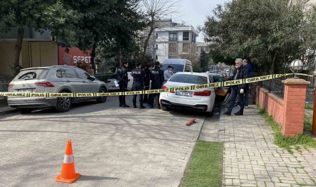 Bahçelievler'de 1 kişi lüks araç içerisinde ölü bulundu
