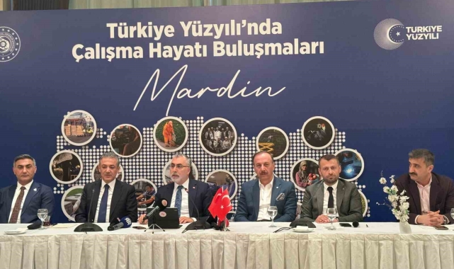 Bakan Işıkhan: "Tüm öncü göstergeler, son 22 yılın en düşük işsizlik oranının ortaya çıkacağını gösteriyor"