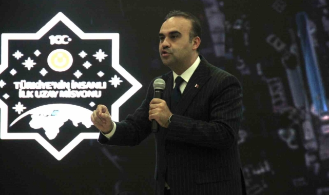 Bakan Kacır: "Sadece astronot göndermekle kalmayacağız, yeni uluslararası uzay istasyonu projelerine dahil olacağız"