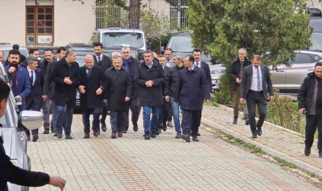 Bakan Tekin acı haberi Tokat'ta aldı, programlarını yarıda kesip Ankara'ya döndü