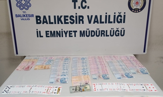 Balıkesir'de kumar oynatan 3 şahsa operasyon