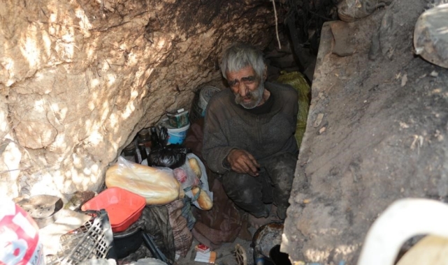 Balıkesir'in mağarada yaşayan 'İskender Aga'sı vefat etti