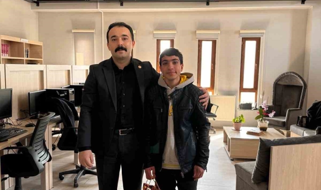Başarılı öğrencilere ödülleri verildi