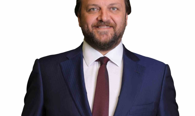 Başkan Adayı Yazıcı mitingi iptal ederek 100 öğrenciye burs vereceğini açıkladı