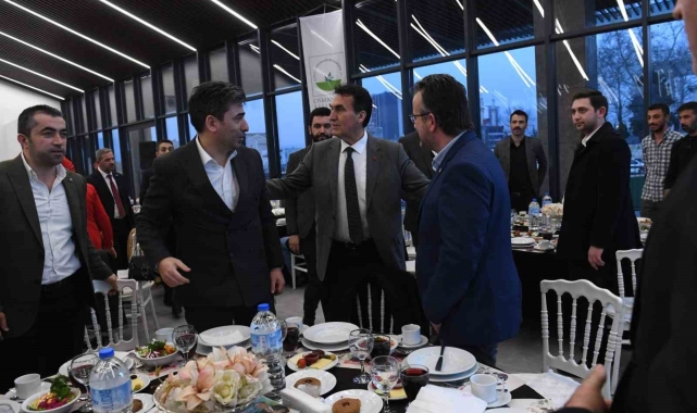 Başkan Dündar'ın MHP teşkilatıyla iftar yemeğinde buluştu