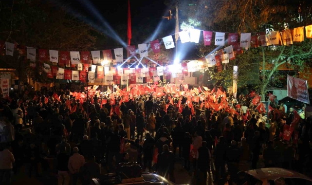 Başkan Sengel'den Selçuk Belevi'de miting: "Az konuştuk, çok çalıştık"