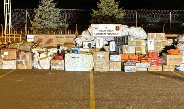 Başkentte gümrük kaçakçılarına operasyon: 240 bin adet makaron ele geçirildi