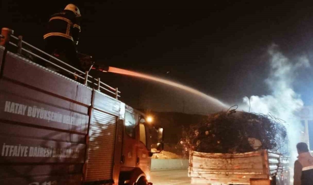 Belen'de hurda yüklü tırda yangın