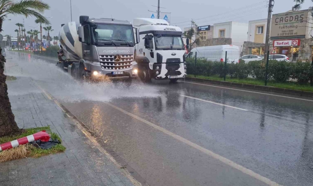 Bodrum'da fırtına ve sağanak etkili oldu