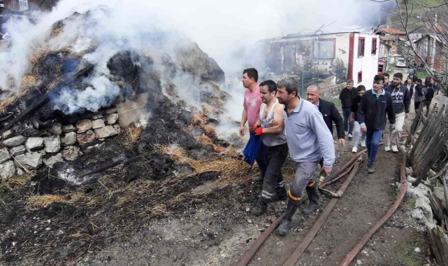 Bolu'da 3 ev 1 samanlık küle döndü: 2 yaralı