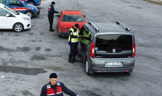 Bolvadin'de dron destekli trafik ve asayiş denetimi