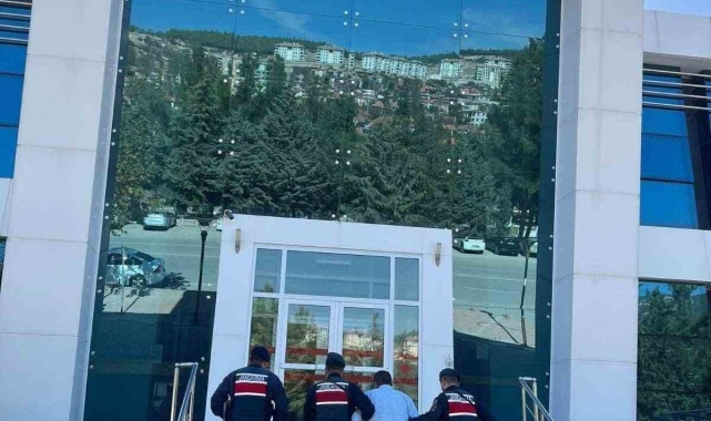 Burdur'da kesinleşmiş hapis cezası bulunan 7 firari yakalanarak cezaevine gönderildi