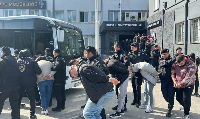 Bursa'da fuhuş çetesine şafak vakti operasyon: 19 tutuklama