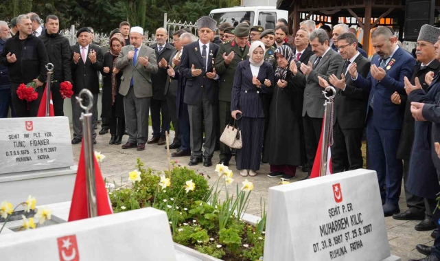 Çanakkale Zaferi'ne kutlama, şehitlere dua