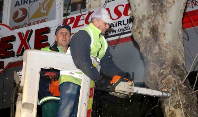 Çark Caddesi'nde gece mesaisi