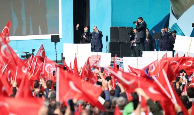 Cumhurbaşkanı Erdoğan, İzmir mitinginde konuştu: "Yüzlerine Atatürk maskesi takıp yan gelip yattılar"