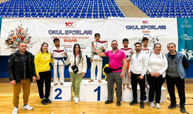 DBB'nin başarılı sporcuları madalya kazandı