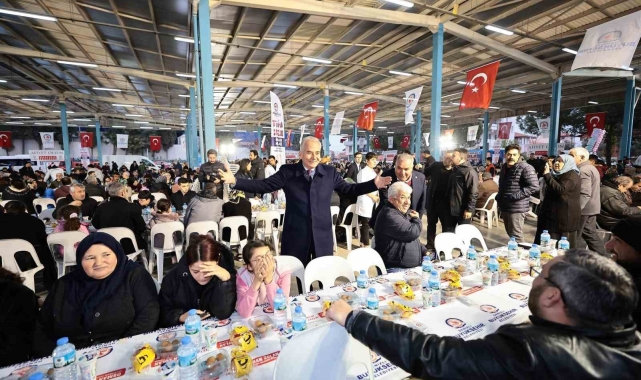 Denizli Büyükşehir Kayıhan'da iftar sofrası kurdu