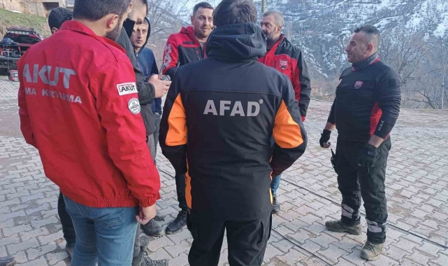 Dere kenarında ceketi ve takma dişleri bulunan 65 yaşındaki adamdan 5 gündür haber alınamıyor