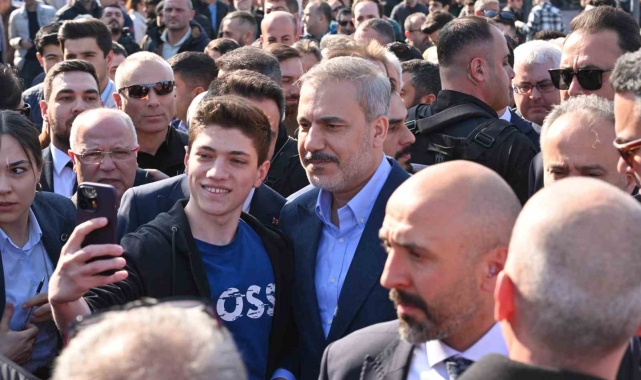Dışişleri Bakanı Hakan Fidan'a Bursa'da yoğun ilgi