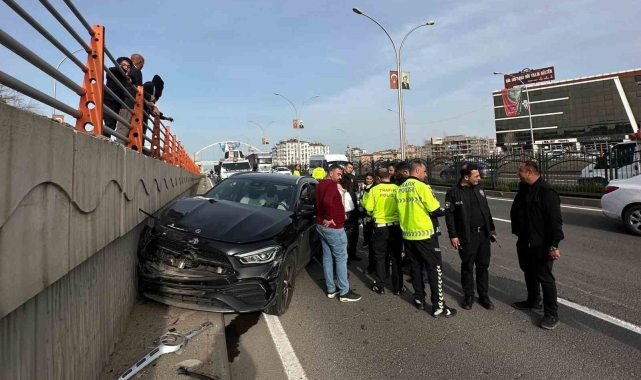 Diyarbakır'da 7 aracın karıştığı zincirleme kazada 4 kişi yaralandı