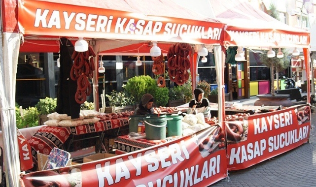 Diyarbakır'da Sanat Sokağında yöresel lezzet fuarı devam ediyor