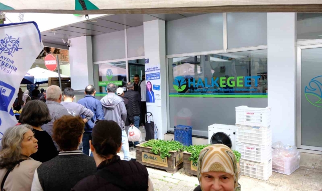 Emekli vatandaşlar destekleri için Çerçioğlu'na teşekkür etti