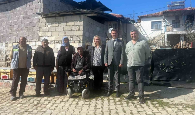 Engelli arıcıya büyükşehirden kovan desteği