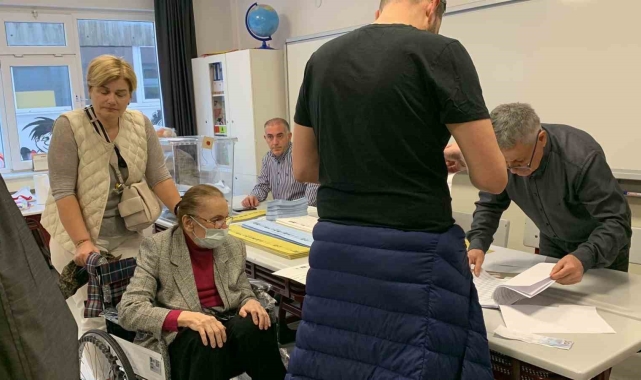Engelli vatandaşlar tekerlekli sandalyeyle oyunu kullandı