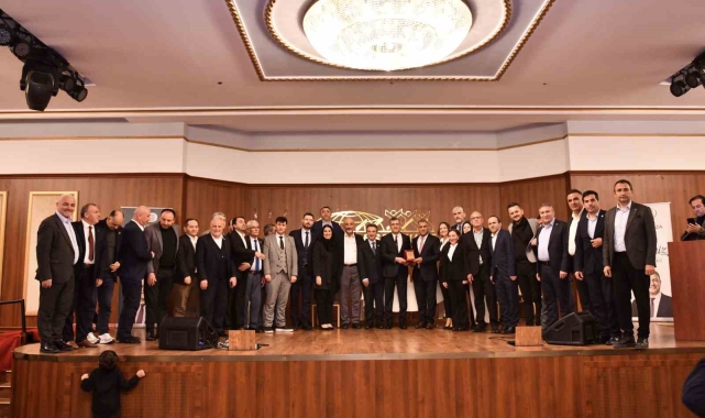 Esenyurt Belediye Başkanı Bozkurt, muhtarlar ve azalarıyla iftar sofrasında buluştu