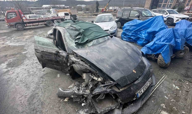 Eyüpsultan'daki feci kazaya karışan Porsche ve ATV'nin son hali kazanın boyutunu gözler önüne serdi
