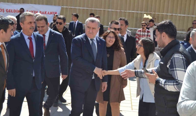 Gençlik ve Spor Bakanı Bak: "Fethiye'ye modern bir stat yapacağız"
