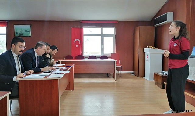 GERZE'DE  ŞİİR OKUMA YARIŞMASI DÜZENLENDİ!