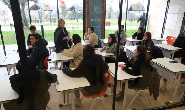 Gölcük Kılavuz Derslik gençlerin hizmetinde