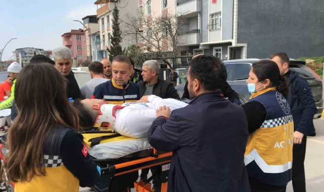 Hafif ticari araç ile çarpışan motosikletin sürücüsü yaralandı