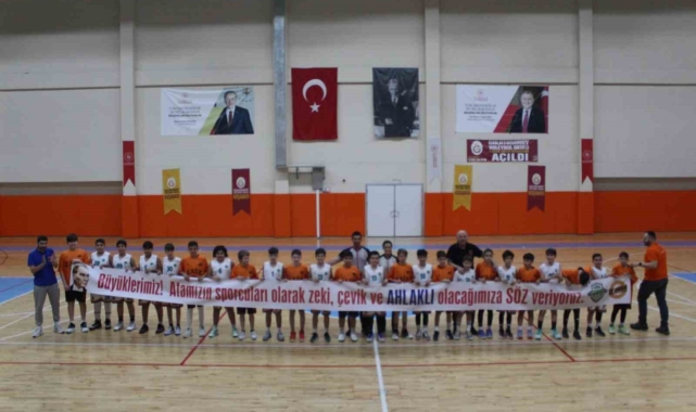 İki kardeş kulüp, 7'de 7 yaparak final maçını karşılıklı oynadı