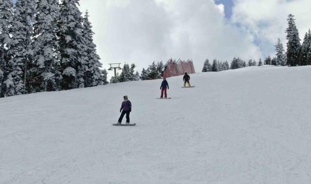 Ilgaz Dağı'nda mart ayında kar güzelliği: Ramazan'da kayak keyfi
