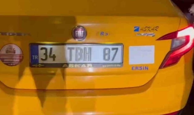 İstanbul'da taksi krizleri kamerada: Sürücü taksimetre açmayıp bin lira istedi, yolcu ise ücreti ödemedi